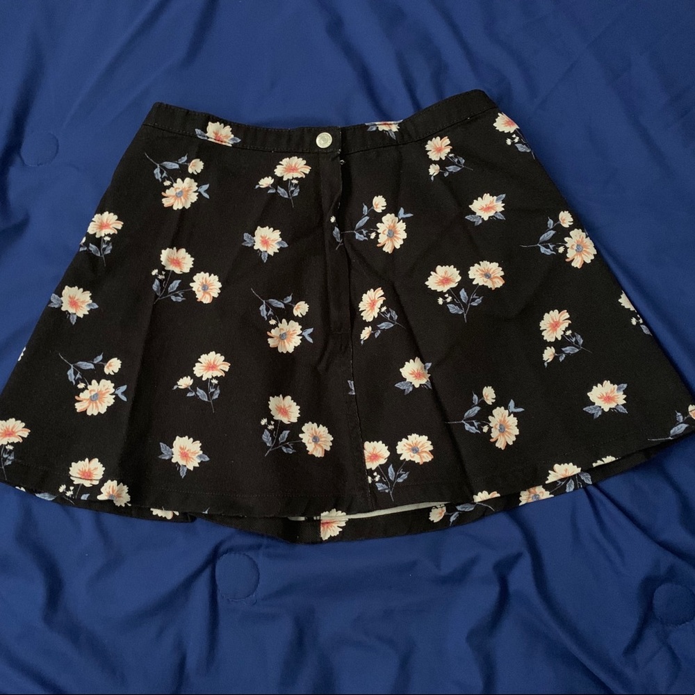 Forever 21 Floral Zip/Button Skirt